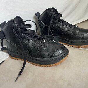 *Never worn* Nike AF1 Air Force Ones, US 8.5 women’s